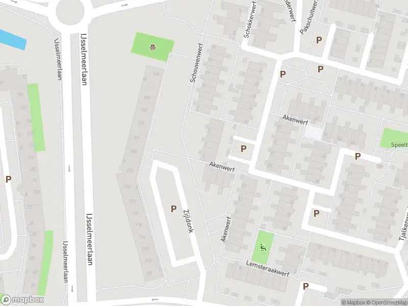 Ambulance met grote spoed naar de Schouwenwerf in Leiden