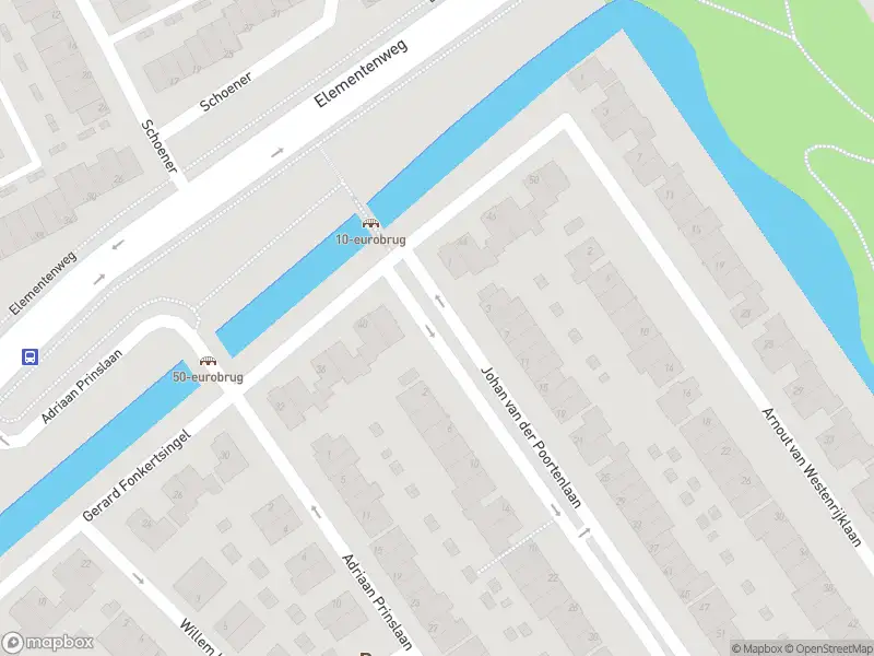 Ambulance met grote spoed naar de Johan van der Poortenlaan in Spijkenisse