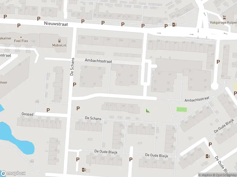 Ambulance met grote spoed naar de Ambachtsstraat in Leidschendam