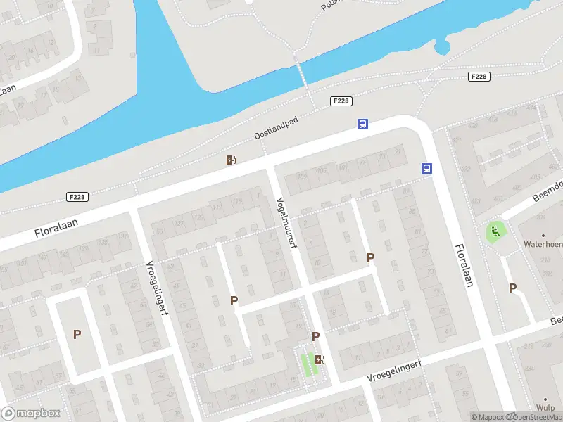 Ambulance met grote spoed naar de Vogelmuurerf in Pijnacker