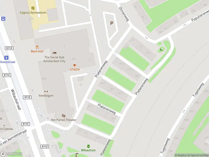 Ambulance met grote spoed naar de Platanenweg in Amsterdam