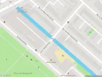 Ambulance met grote spoed naar de Johan Huijsenstraat in Amsterdam