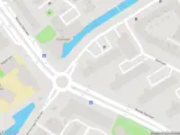 Ambulance met gepaste spoed naar de Burgemeester Honnerlage Gretelaan in Schiedam