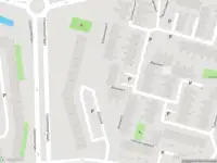 Ambulance met grote spoed naar de Schouwenwerf in Leiden