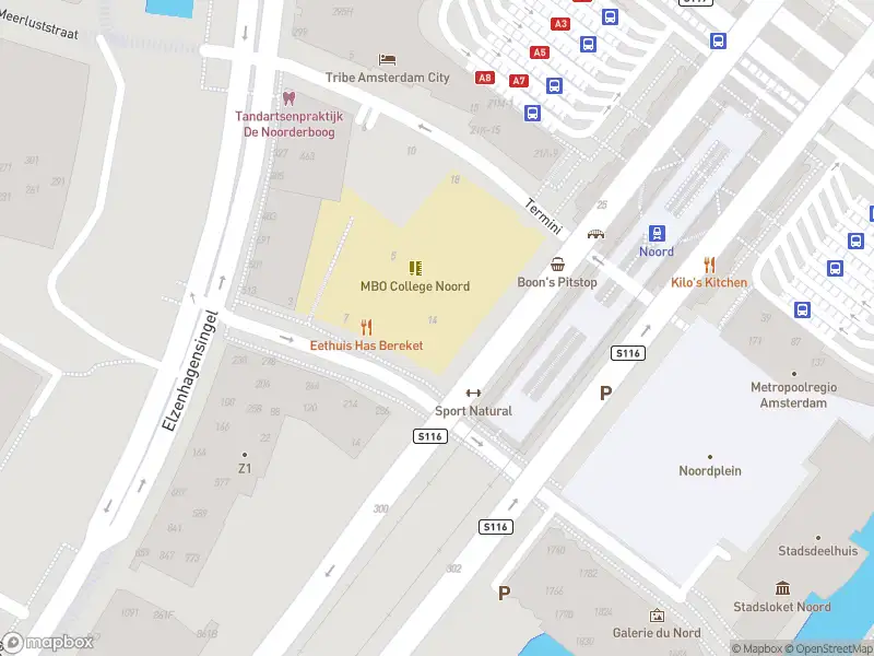 Ambulance met gepaste spoed naar de Gare du Nord in Amsterdam