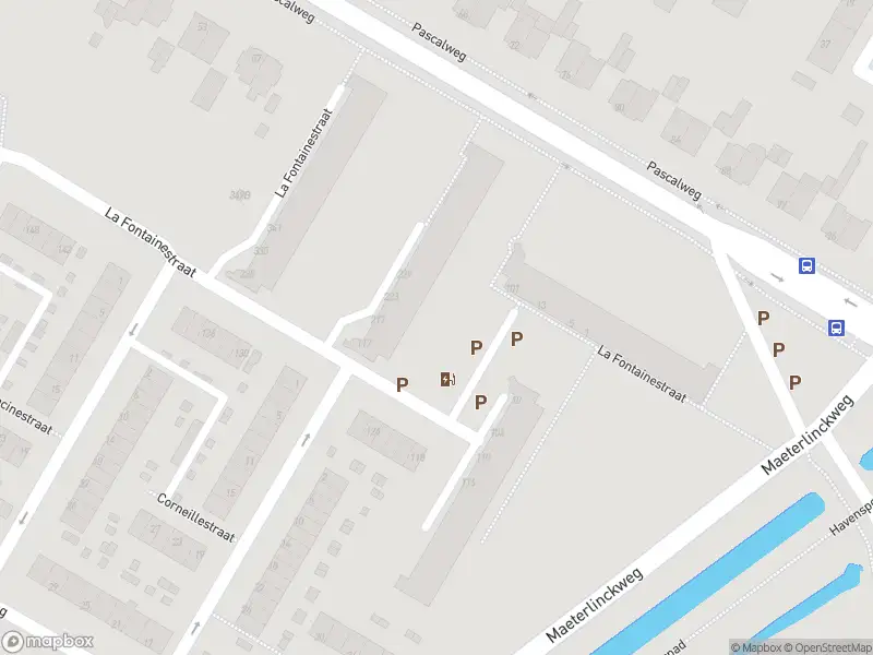 Ambulance met grote spoed naar de La Fontainestraat in Rotterdam