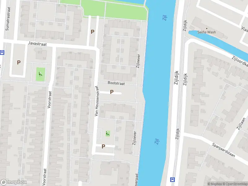 Ambulance met gepaste spoed naar de Bootstraat in Leiden