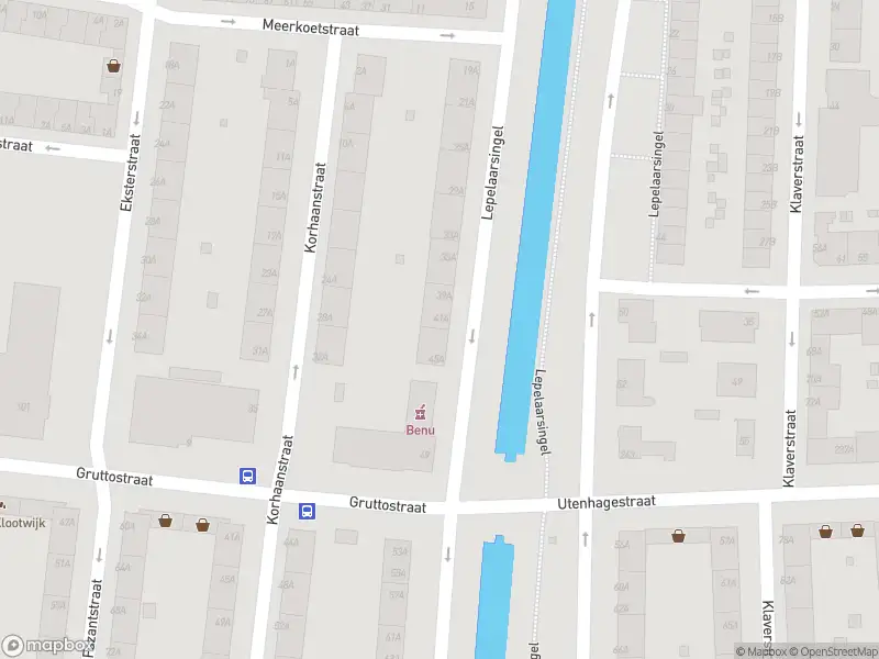 Ambulance met grote spoed naar de Lepelaarsingel in Rotterdam