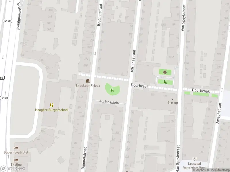 Brandweer met grote spoed naar de Adrianaplein in Rotterdam vanwege reanimatie