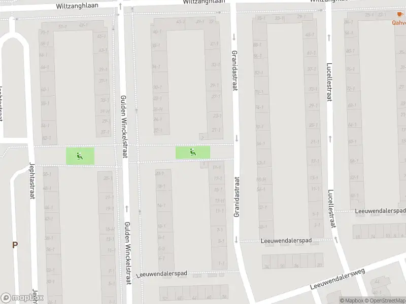 Ambulance met grote spoed naar de Lidewijdepad in Amsterdam