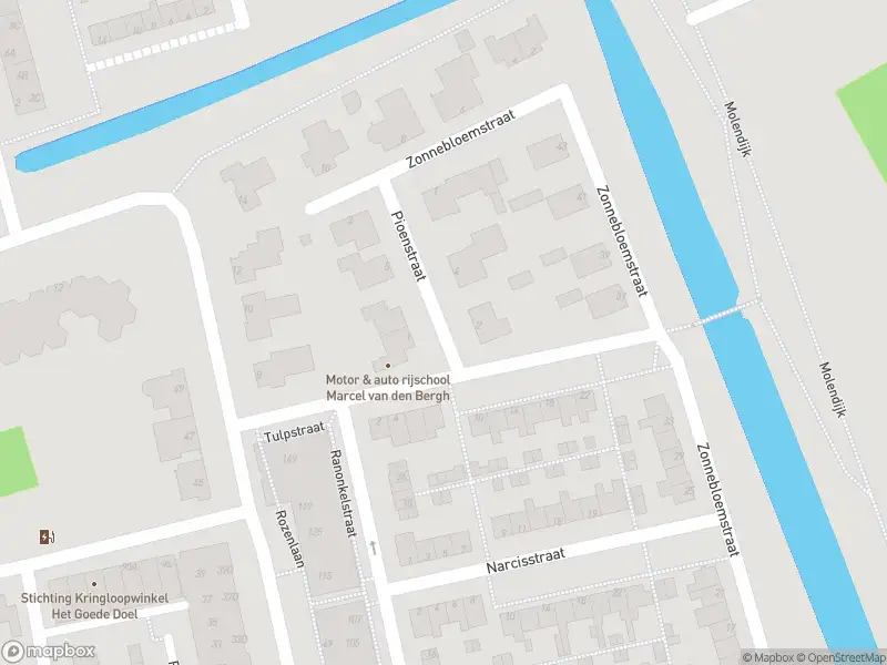 Ambulance met gepaste spoed naar de Pioenstraat in Spijkenisse