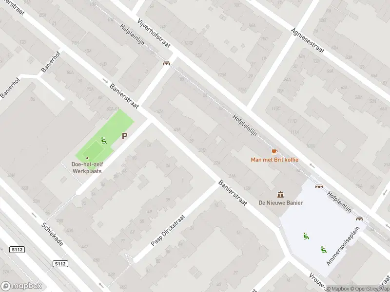 Ambulance met gepaste spoed naar de Banierstraat in Rotterdam