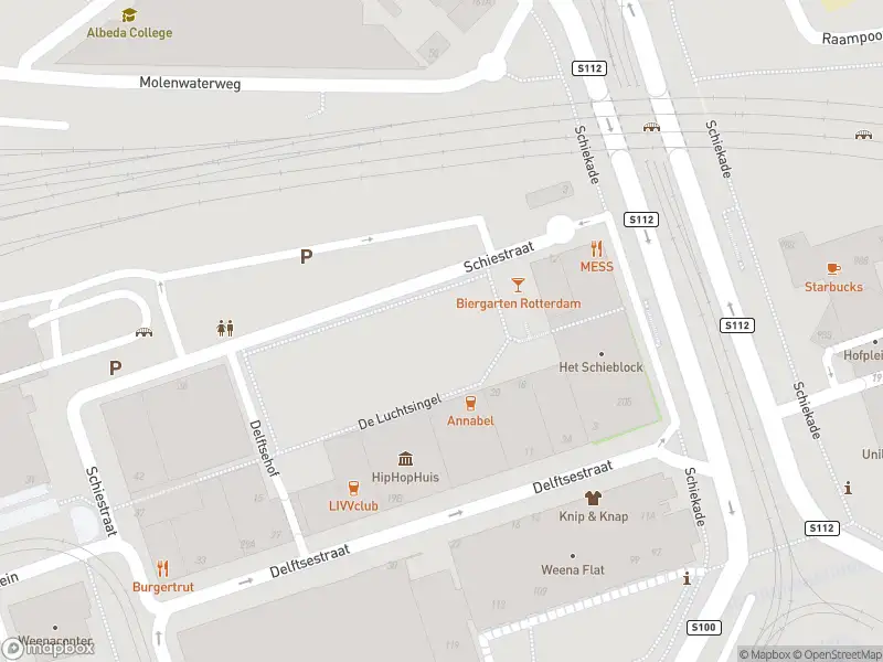 Ambulance met gepaste spoed naar de Schiestraat in Rotterdam