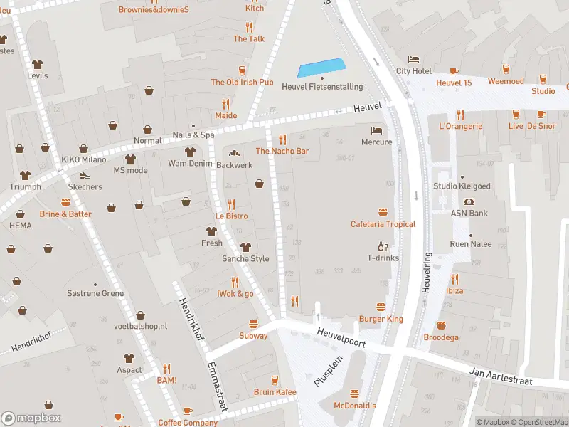 Brandweer met gepaste spoed naar de Zwaanstraat in Tilburg vanwege een liftopsluiting