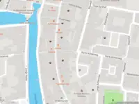 Ambulance met grote spoed naar de Zwaansteeg in Schiedam