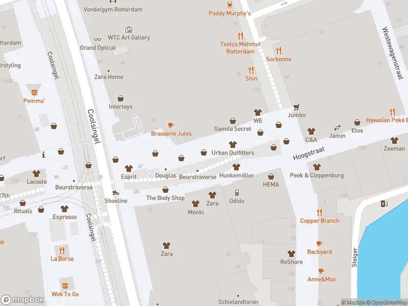 Ambulance met grote spoed naar de Coolsingel in Rotterdam