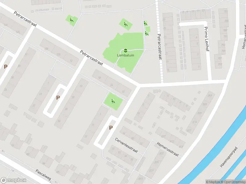 Ambulance met grote spoed naar de Petrarcastraat in Rotterdam