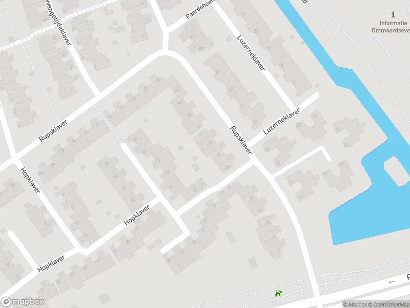 Ambulance met gepaste spoed naar de Rupsklaver in Rotterdam