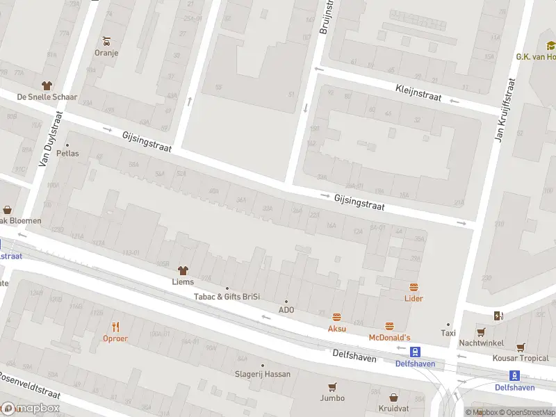 Ambulance met grote spoed naar de Gijsingstraat in Rotterdam