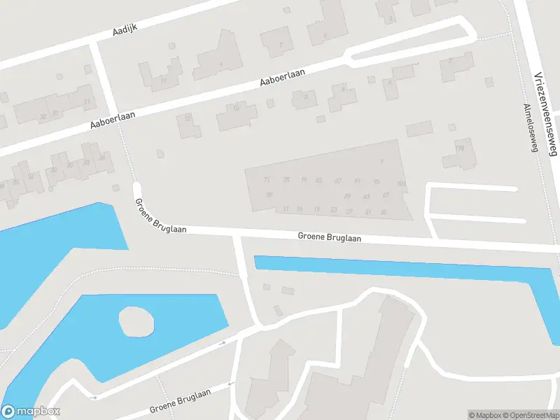 Brandweer met grote spoed naar de Groene Bruglaan in Almelo vanwege gebouwbrand