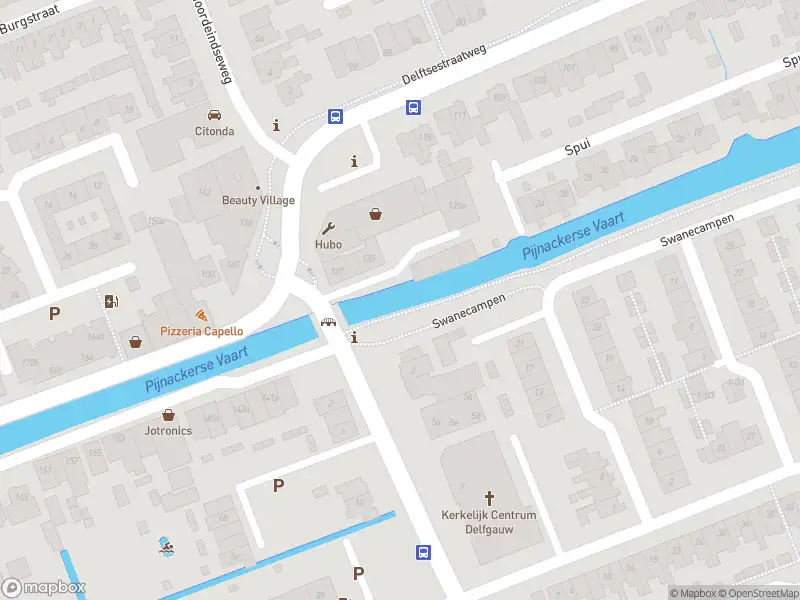 Ambulance met grote spoed naar de Wethouder Sonneveldhof in Delfgauw