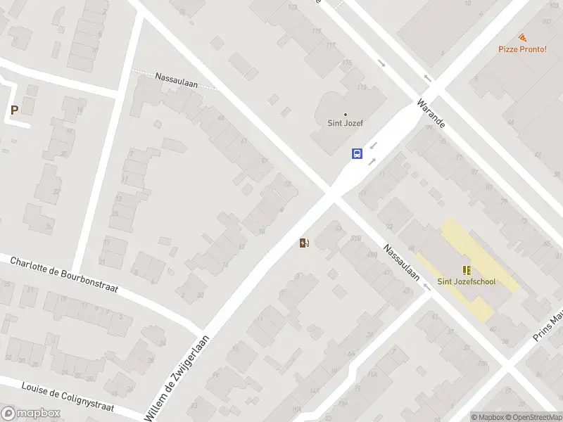 Ambulance met grote spoed naar de Willem de Zwijgerlaan in Schiedam