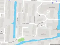 Ambulance met grote spoed naar de Nicolaas Beetshof in Lekkerkerk