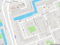 Ambulance met grote spoed naar de Aart van der Leeuwlaan in Delft