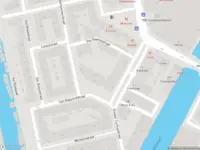 Ambulance met grote spoed naar de Van Rappardstraat in Amsterdam