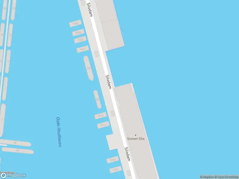 Ambulance met grote spoed naar de Silodam in Amsterdam