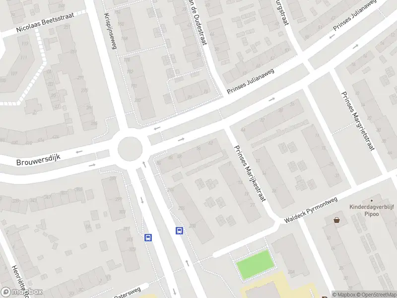 Ambulance met gepaste spoed naar de Prinses Julianaweg in Dordrecht