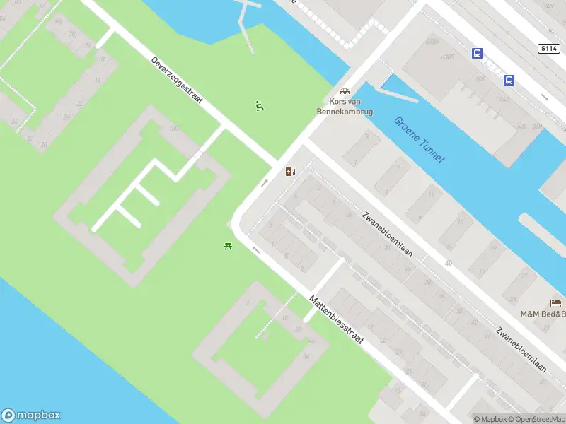 Ambulance met grote spoed naar de Vennepluimstraat in Amsterdam