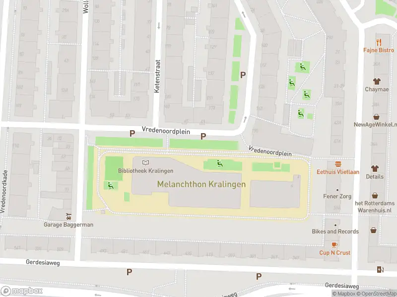 Ambulance met grote spoed naar de Vredenoordplein in Rotterdam