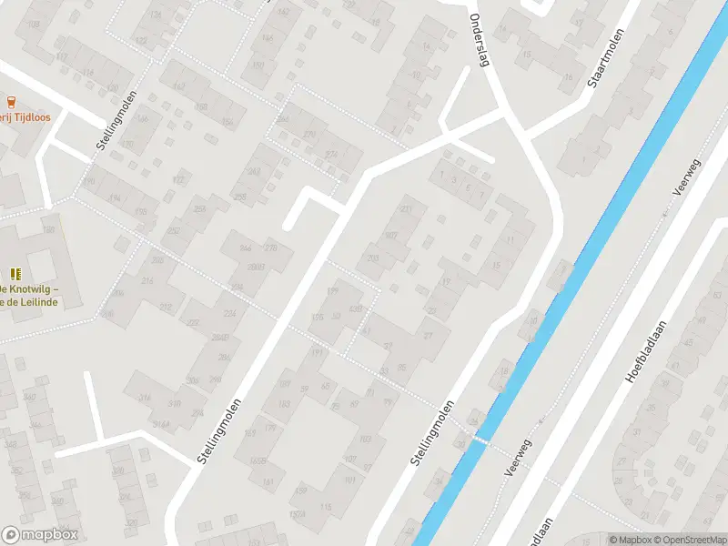 Ambulance met grote spoed naar de Stellingmolen in Papendrecht