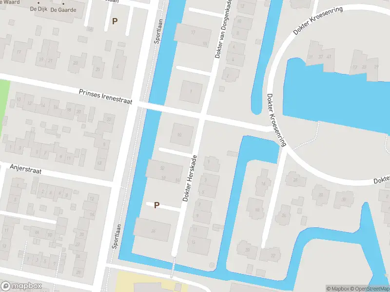 Ambulance met grote spoed naar de Dokter Herskade in Oud-Beijerland