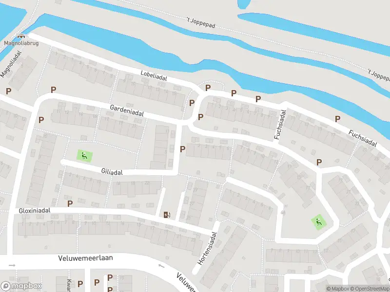 Ambulance met grote spoed naar de Freesiadal in Leiden