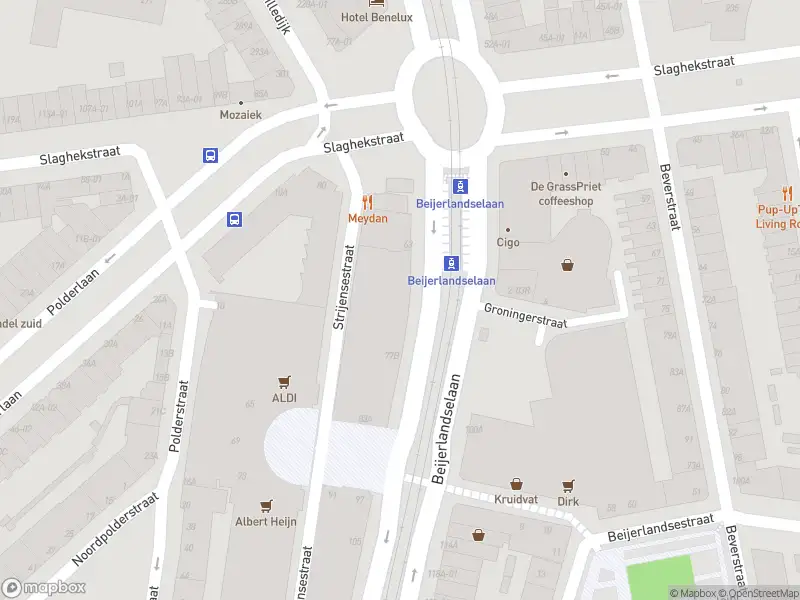 Ambulance met grote spoed naar de Beijerlandselaan in Rotterdam