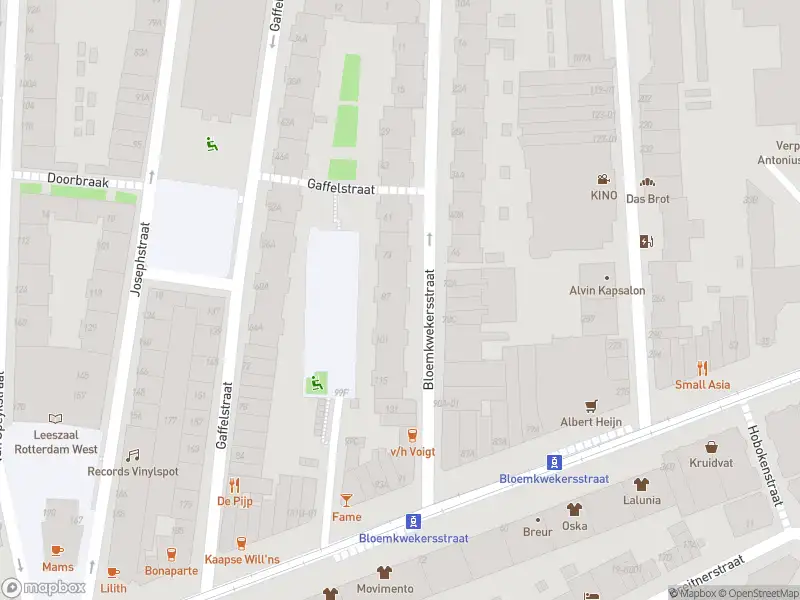 Ambulance met grote spoed naar de Bloemkwekersstraat in Rotterdam