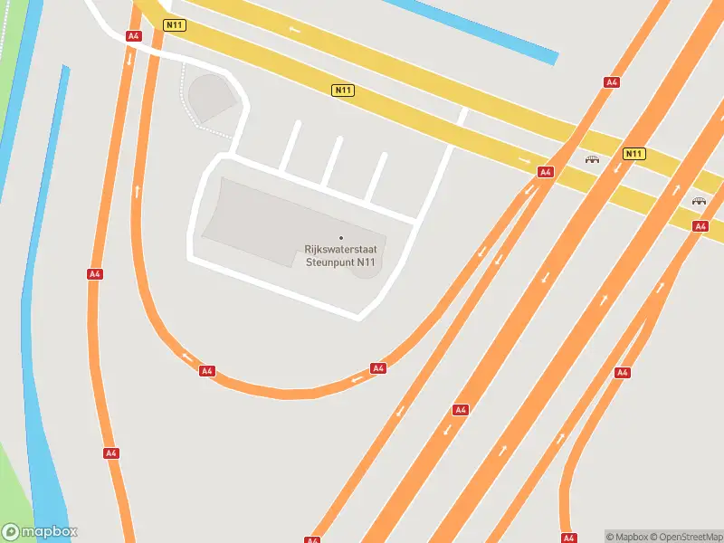 Ambulance met grote spoed naar de Rijksweg 11 in Leiden