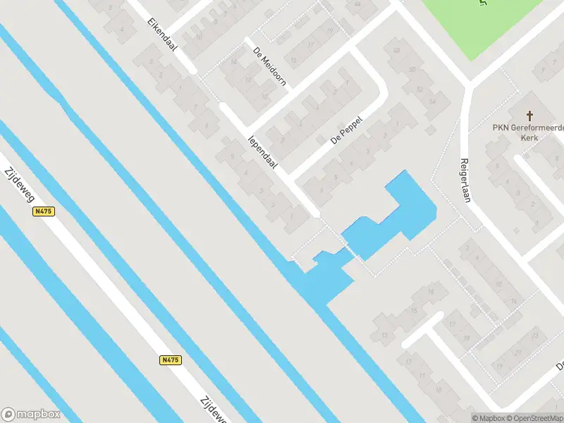 Ambulance met grote spoed naar de Iependaal in Ouderkerk aan den IJssel