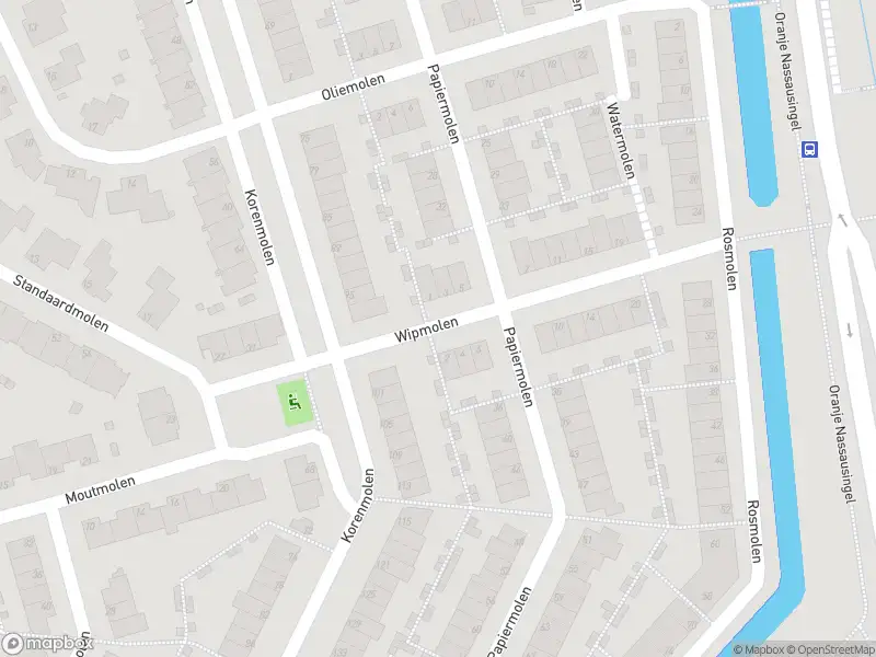 Ambulance met grote spoed naar de Wipmolen in Alphen aan den Rijn