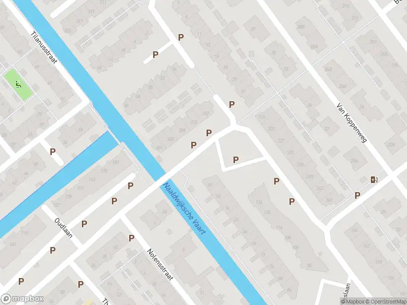 Ambulance met grote spoed naar de Van Koppenweg in Naaldwijk