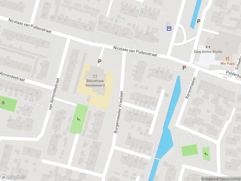 Ambulance met grote spoed naar de Burgemeester Vrieslaan in Goudswaard