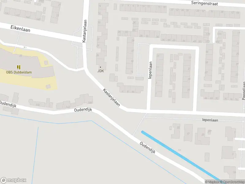 Ambulance met gepaste spoed naar de Iepenlaan in Dordrecht