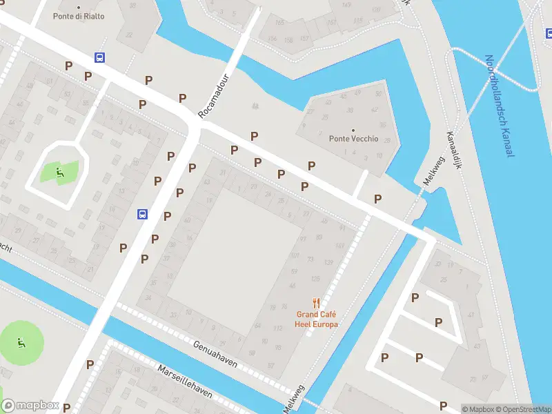 Ambulance met gepaste spoed naar de Genuahaven in Purmerend