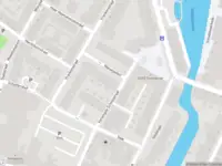 Ambulance met grote spoed naar de Meivogelhof in Dordrecht