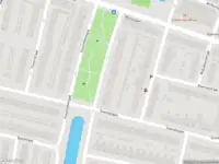 Ambulance met gepaste spoed naar de Insulindesingel in Vlaardingen