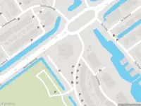 Ambulance met grote spoed naar de Koraal in Naaldwijk