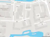 Politie naar de Larikslaan in Leusden vanwege aanrijding met letsel