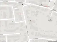 Ambulance met gepaste spoed naar de Burgemeester van Esstraat in Pernis Rotterdam